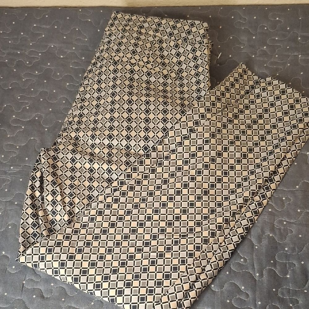 Linda Matthews Women's Geometric Patterned Pants - Black and Cream size 6